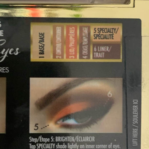 Eyeshadow, eyelashes and lipstick - Picture 10 of 10